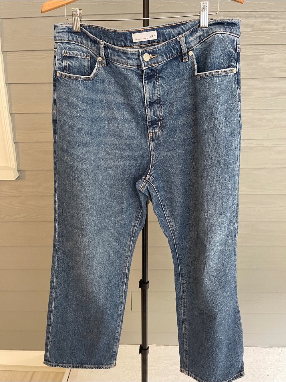 LOFT Straight-Leg Jeans in Medium Blue Wash Size 32/14